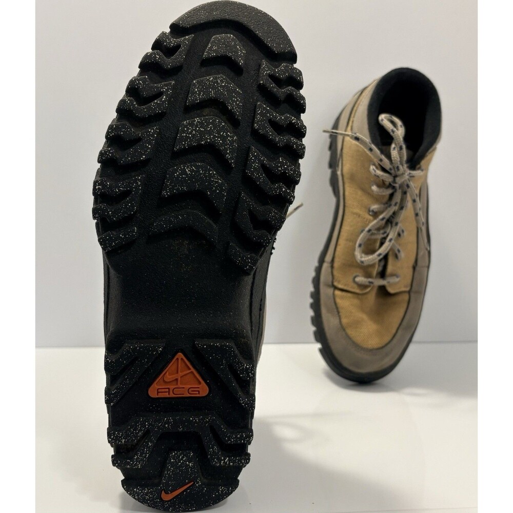Nike Hiking Boots Women’s Size 9 Lahar Low Canvas Grain Shoes